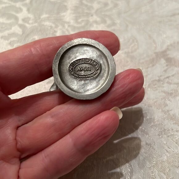 Vintage Avon 1983 pewter “Hard at Work” bear figurine EVC - Picture 8 of 10